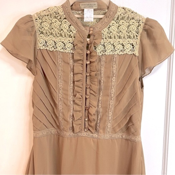 Moon collection ruffle dress with lace accents - Picture 4 of 8